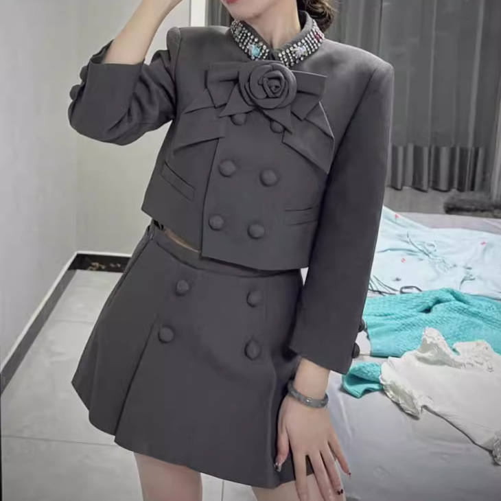 Set Vest Nữ Thu Đông 2026 Đính Đá Hoa Hồng Áo Vest Chiết Eo Kèm Chân Váy Thanh Lịch