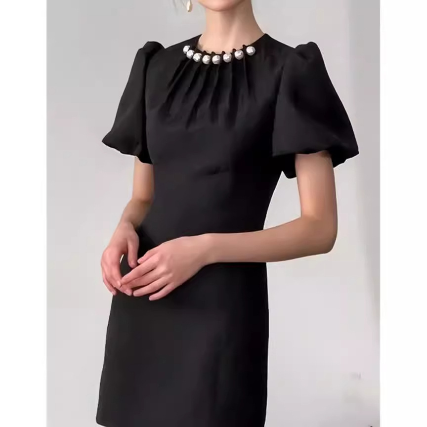 Đầm Đen Nữ Mùa Hè 2026 Phong Cách Pháp Hepburn Họa Tiết Jacquard Ngọc Trai Tay Phồng Dáng Chữ A - Ảnh 4