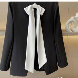 Áo Blazer Nữ Màu Đen Thu 2026 Dáng Rộng Thiết Kế Xẻ Tà Sau Phong Cách Thanh Lịch Hiện Đại - Ảnh 3
