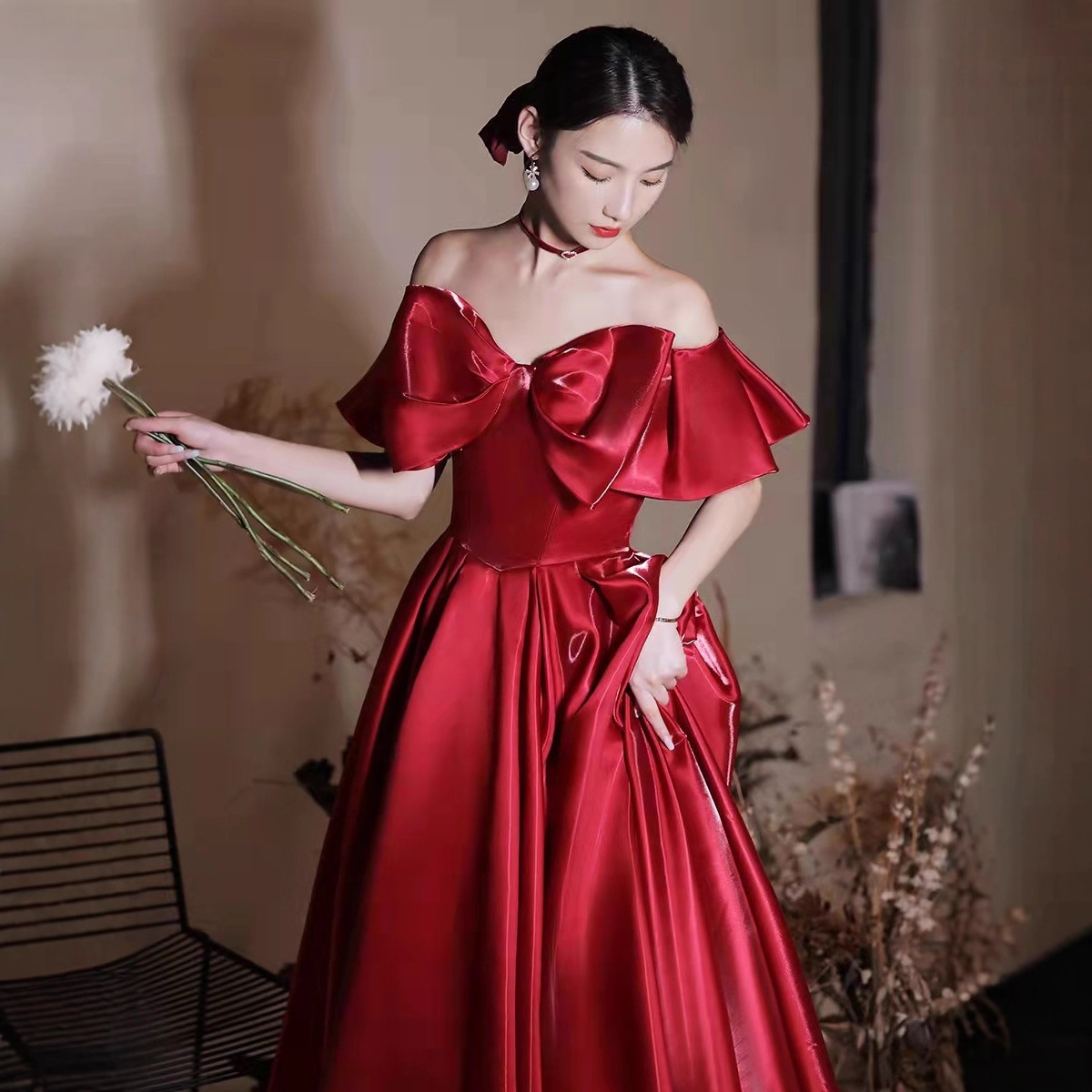Đầm Dự Tiệc Đỏ Nữ Lệch Vai Chất Liệu Satin Sang Trọng Phong Cách Ngọt Ngào 2026 - Ảnh 4