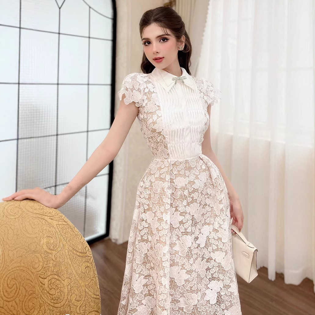 Đầm Ren Hoa 3D 2026 Tay Ngắn Dáng Dài Vừa Thắt Nơ Tôn Dáng