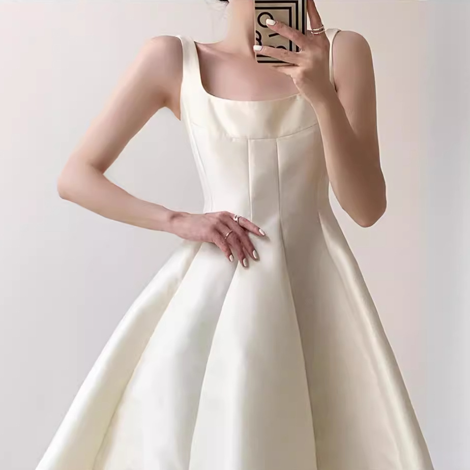 Đầm Hai Dây Nữ Màu Trắng 2026 Dáng Xòe Rộng Chất Liệu Satin Phong Cách Pháp Thanh Lịch - Ảnh 2