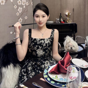 Đầm Nữ Đen Dài Thêu Kim Tuyến Hoa Văn Jacquard Sang Trọng Thanh Lịch Thu 2026 - Ảnh 3
