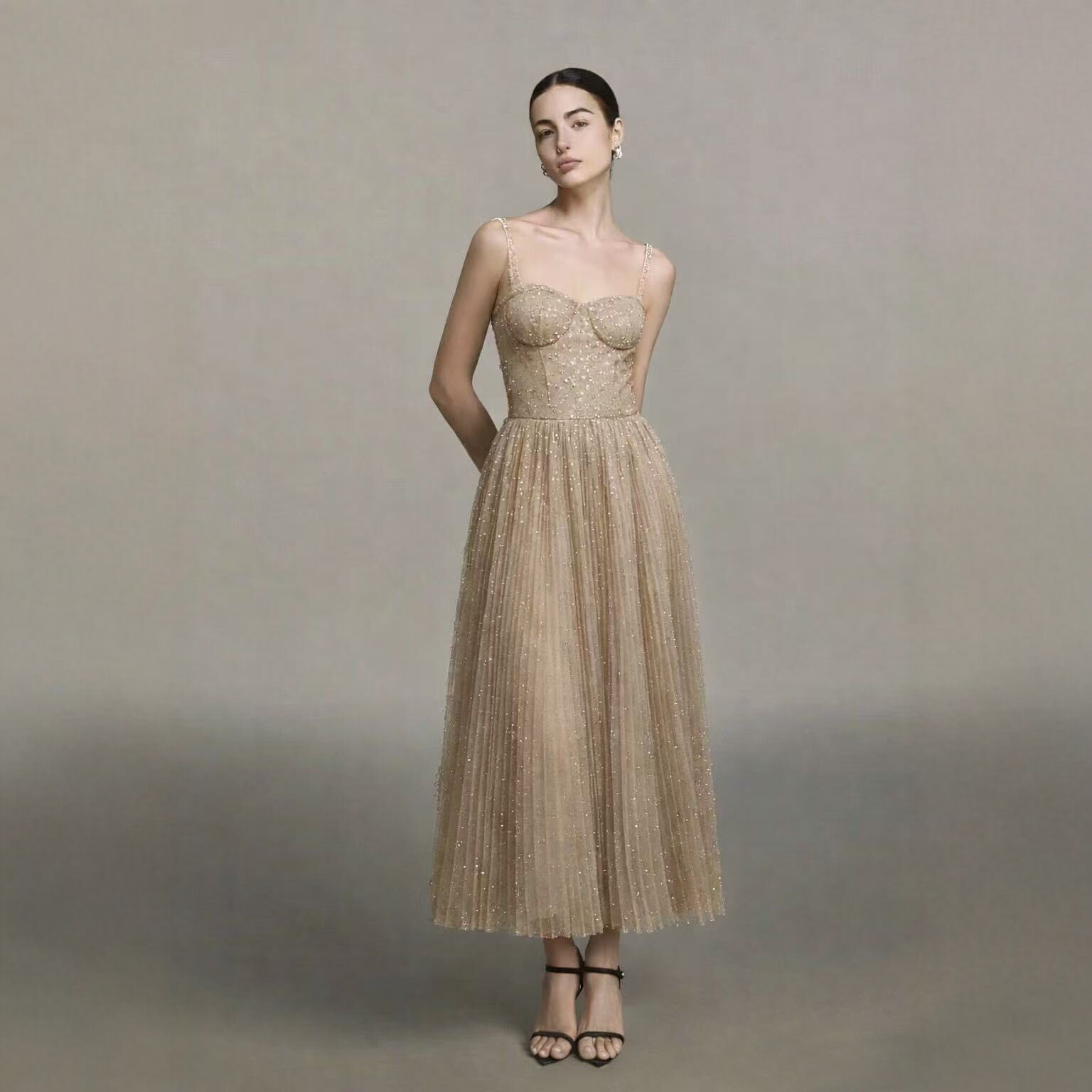 Đầm Sequin Hai Dây Dáng Dài Xòe Rộng Phong Cách Sexy Sang Trọng