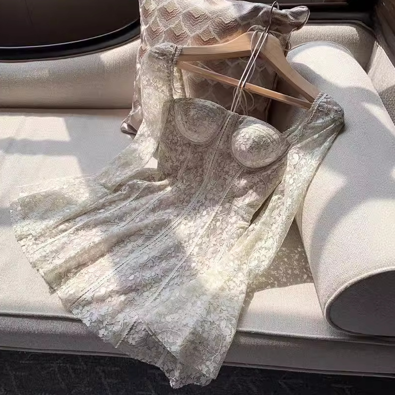Đầm Ren Nữ Màu Nude 2026 Dáng Ngắn Tay Dài Cổ Thấp Phong Cách Nữ Tính Gợi Cảm Thời Trang Đầu Thu - Ảnh 3