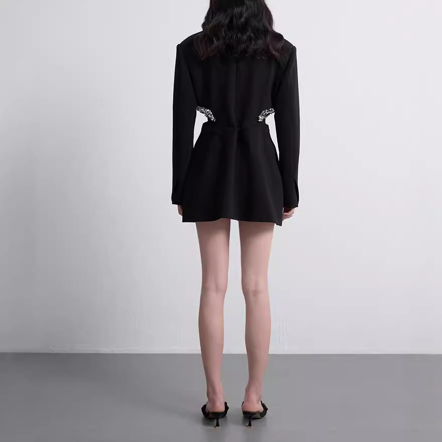 Áo Blazer Nữ Màu Đen 2026 Phong Cách Audrey Hepburn Tay Dài Đính Đá Thủ Công Hở Eo Thanh Lịch - Ảnh 3